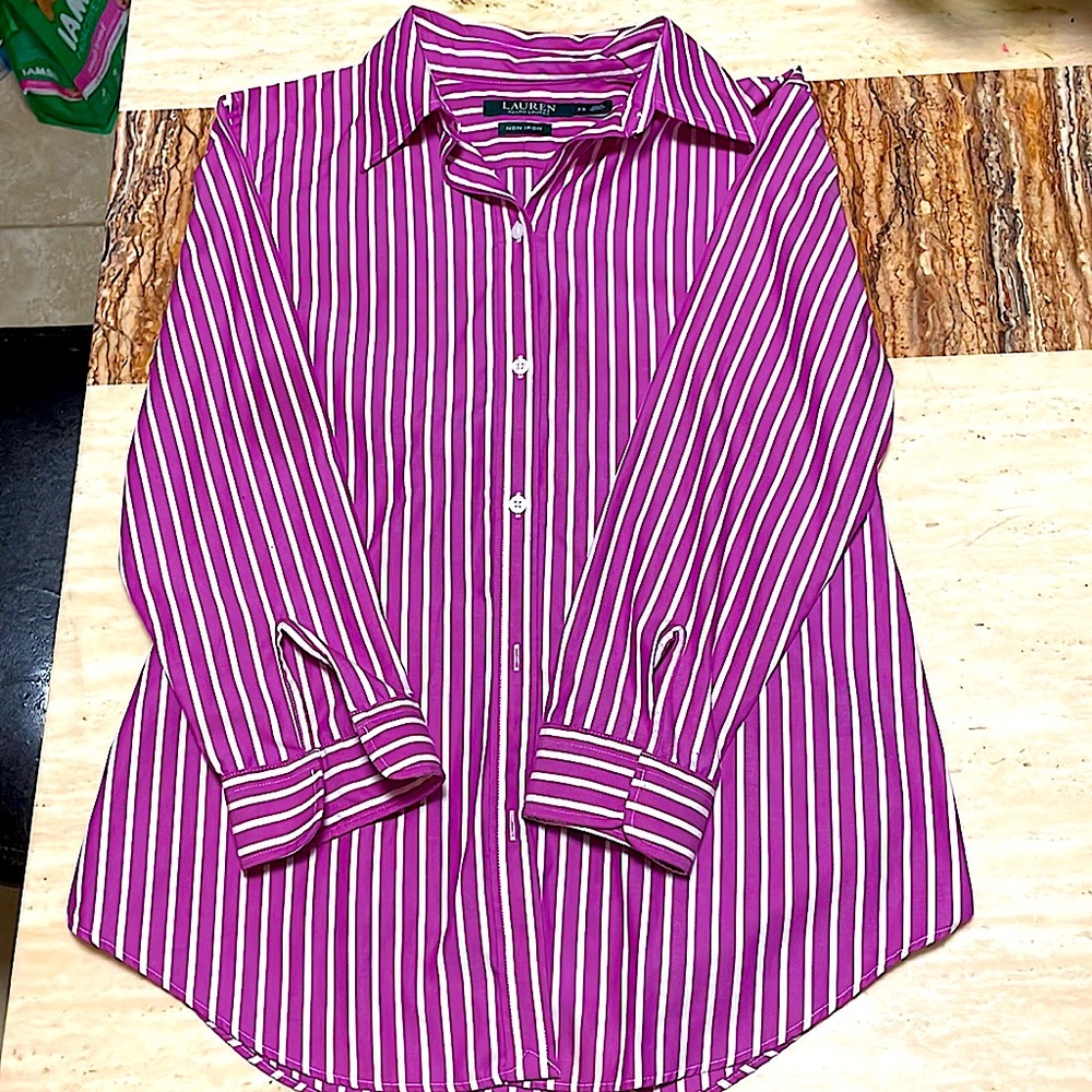 Womens xmall non iron button down